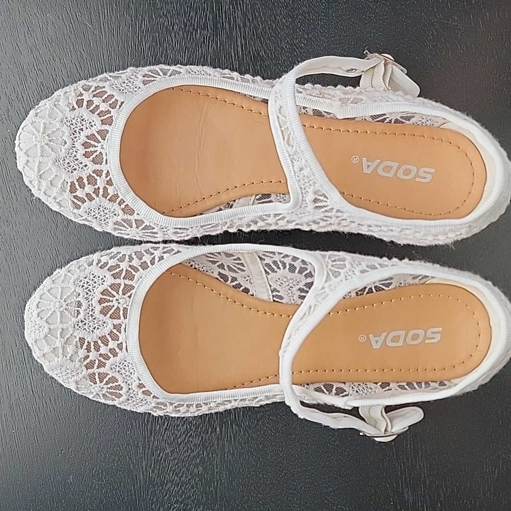 Soda Size 7 White Lace Ballet Mary Jane Flats